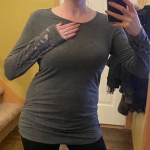 Vanilla Bay Grey Shirt with sleeve accent